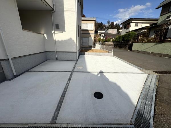 リナージュ佐倉市千成3丁目第1期全1棟1号棟の駐車場画像