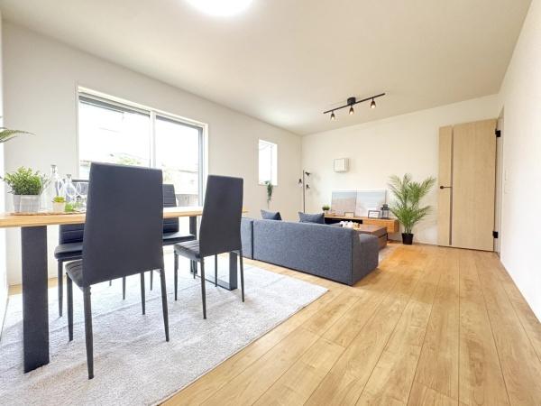 リナージュ佐倉市千成3丁目第1期全1棟1号棟のリビング画像