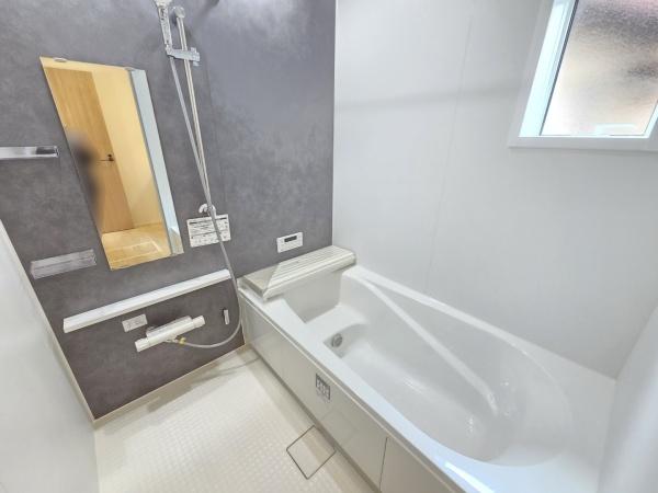 リナージュ　富里市七栄　第３期　全１棟　１号棟のバス画像