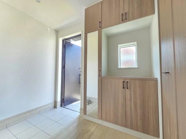 リナージュ　富里市七栄　第３期　全１棟　１号棟の玄関画像