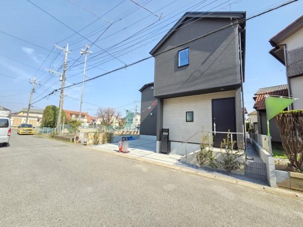 リナージュ　富里市七栄　第３期　全１棟　１号棟の前面道路含む現地写真画像