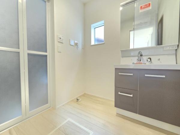 リナージュ　富里市七栄　第３期　全１棟　１号棟の洗面台・洗面所画像