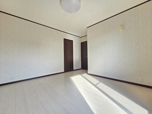 大網白里市　富田（おおあみしらさとし　とみだ）の洋室画像