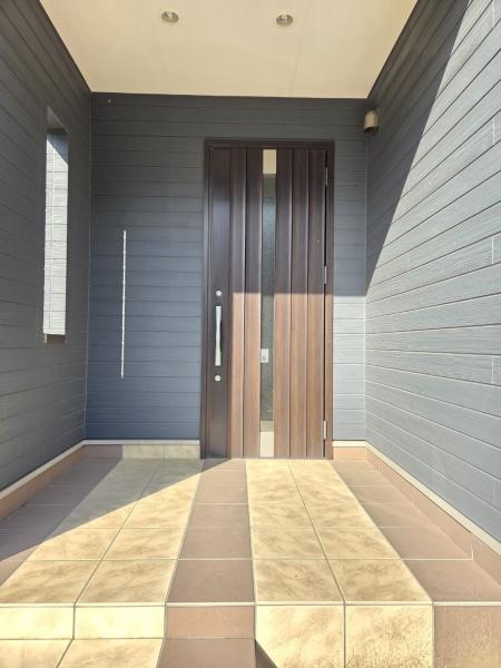 大網白里市　富田（おおあみしらさとし　とみだ）の玄関画像