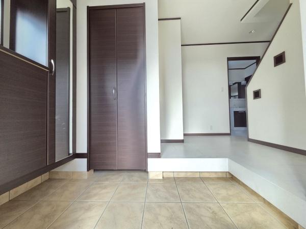 大網白里市　富田（おおあみしらさとし　とみだ）の玄関画像