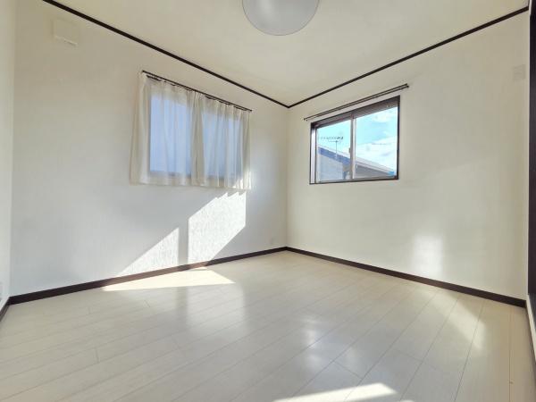 大網白里市　富田（おおあみしらさとし　とみだ）の洋室画像