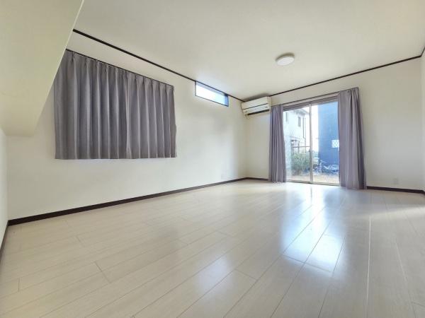 大網白里市　富田（おおあみしらさとし　とみだ）のリビング画像