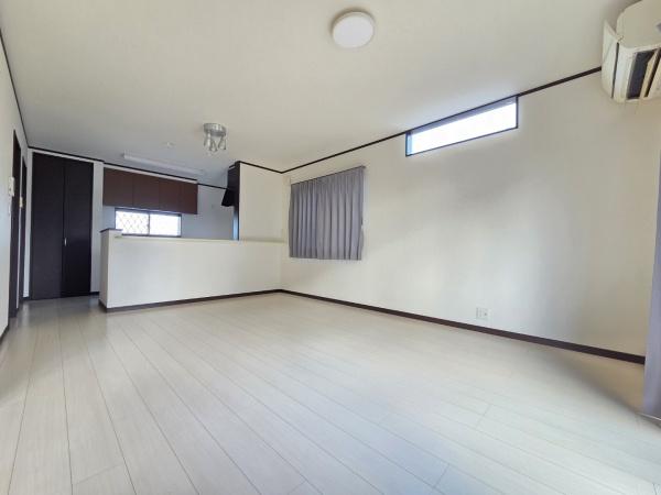 大網白里市　富田（おおあみしらさとし　とみだ）のリビング画像