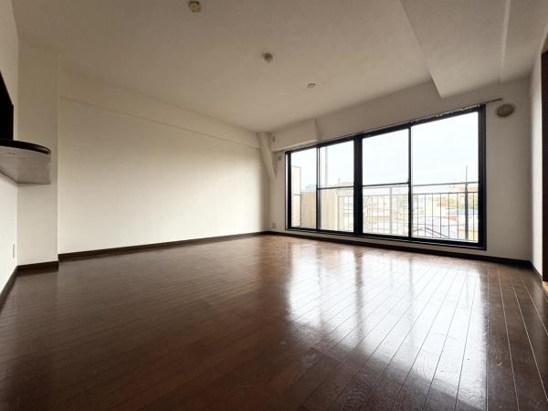 日神パレステージ佐倉のリビング画像