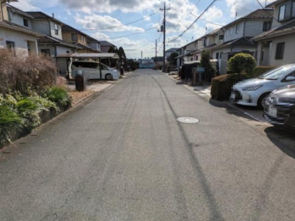 八街市　山田台（やちまたし　やまだだい）の前面道路含む現地写真画像
