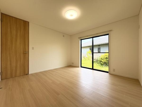 大網白里市みどりが丘4丁目の洋室画像