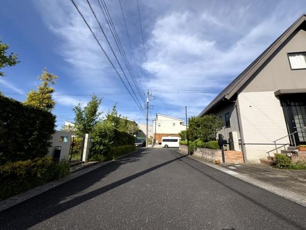 大網白里市みどりが丘4丁目の前面道路含む現地写真画像
