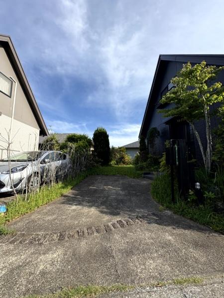 大網白里市みどりが丘4丁目の駐車場画像