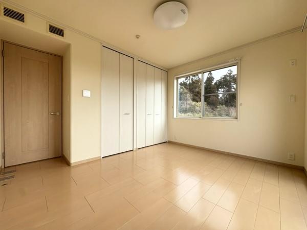 山武市 美杉野4丁目(さんむし みすぎの)の洋室画像