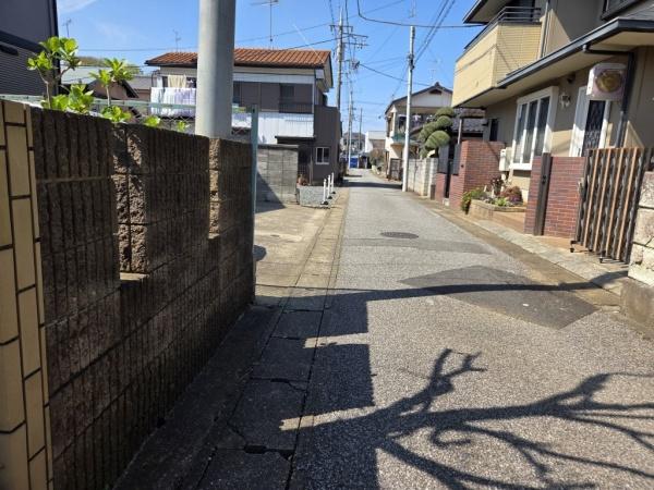 八街市　八街に（やちまたし　やちまた　に）の前面道路含む現地写真画像