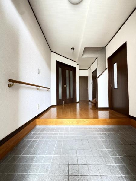 東金市　上谷（とうがねし　うわや）の玄関画像