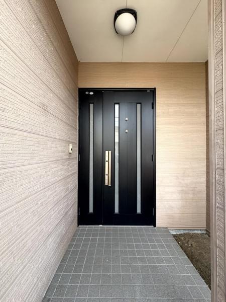 東金市　上谷（とうがねし　うわや）の玄関画像