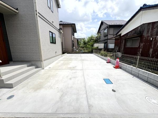 成田市 並木町(公津の杜Ⅳ)全1棟 A号棟の前面道路含む現地写真画像
