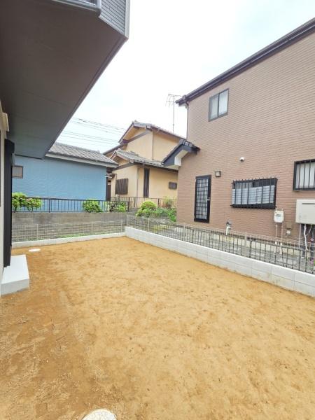 成田市 土屋 全1棟 A号棟の庭画像