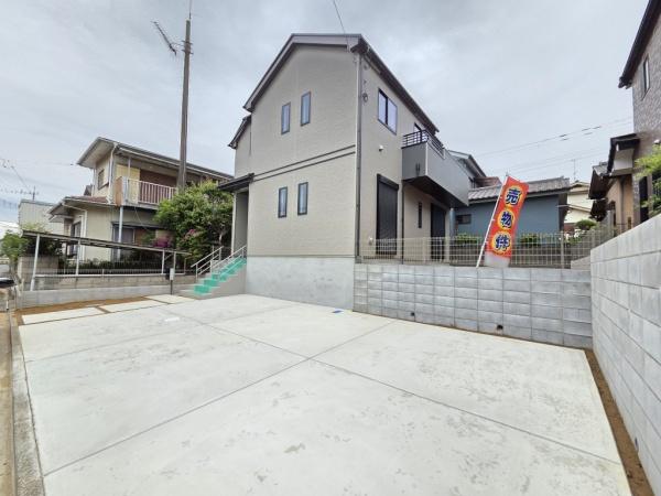 成田市 土屋 全1棟 A号棟の駐車場画像