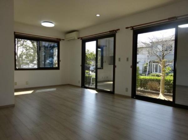 佐倉市　白銀（さくらし　しろがね）のリビング画像