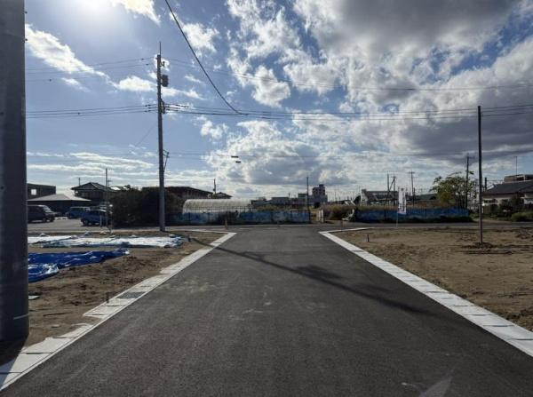 匝瑳市八日市場 A-2モデルの前面道路含む現地写真画像