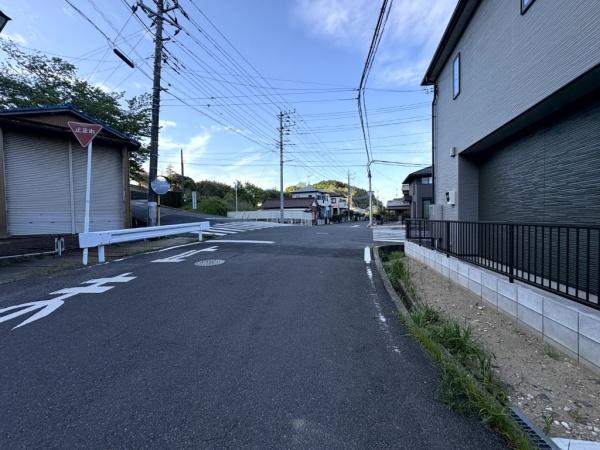 東金市　田間　新築戸建２棟の前面道路含む現地写真画像