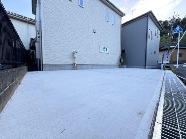 東金市　田間　新築戸建２棟の駐車場画像