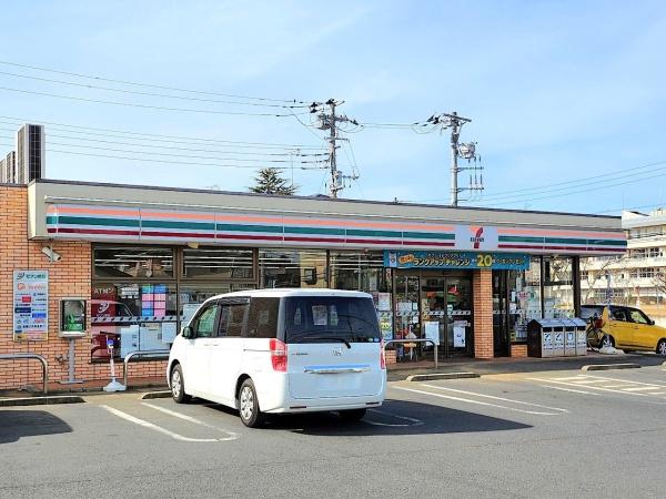 富里市　日吉台　全１棟　A号棟のコンビニ画像