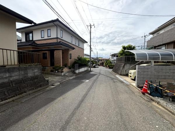 リガーレ 成田市 土屋1期 全2棟 1号棟の前面道路含む現地写真画像