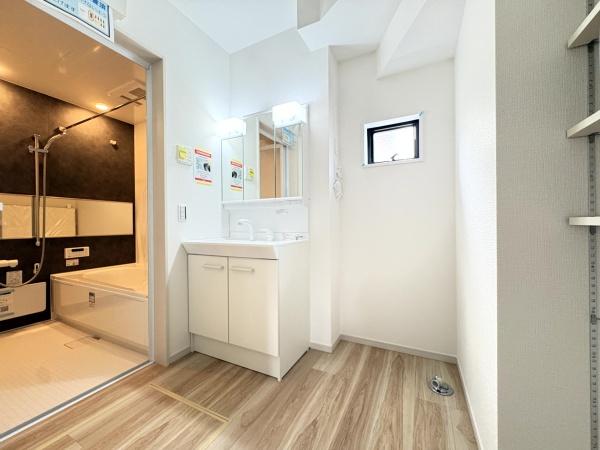 リガーレ　成田市　土屋１期　全２棟　２号棟の洗面台・洗面所画像