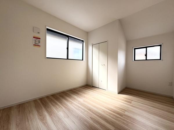 リガーレ　成田市　土屋１期　全２棟　２号棟の洋室画像
