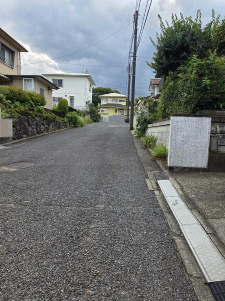 リガーレ・富里市日吉台2丁目・3期・全1棟・1号棟の前面道路含む現地写真画像