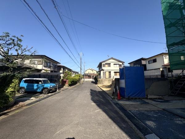 佐倉市 宮前2丁目 全1棟 1号棟の前面道路含む現地写真画像