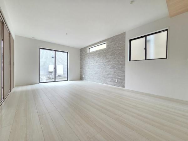 グラファーレ　成田市　郷部２期全１棟１号棟のリビング画像