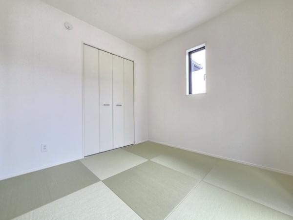 グラファーレ　成田市　郷部２期全１棟１号棟の和室画像