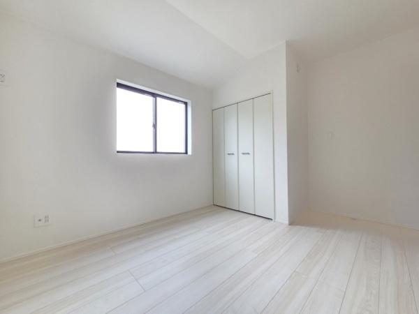 グラファーレ　成田市　郷部２期全１棟１号棟の洋室画像
