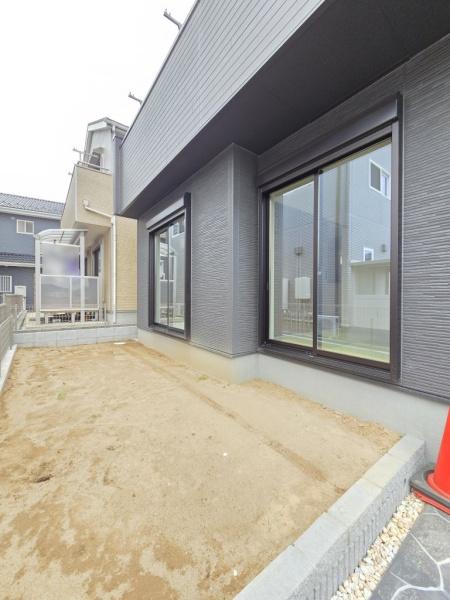 グラファーレ　成田市　郷部２期全１棟１号棟の庭画像