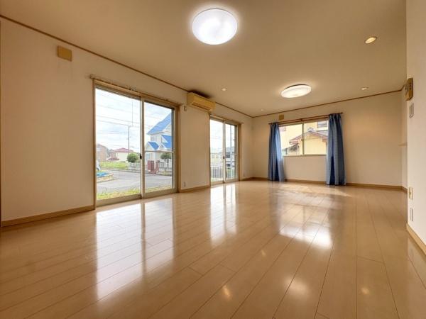 山武市　成東（さんむし　なるとう）のリビング画像