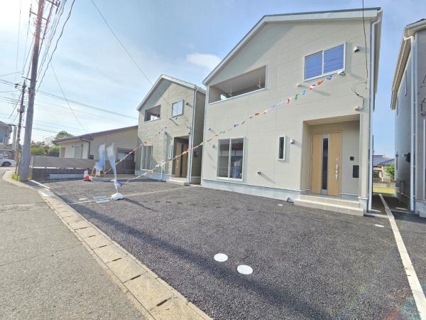 クレイドルガーデン 成田市本城 第21・全4棟・2号棟の前面道路含む現地写真画像