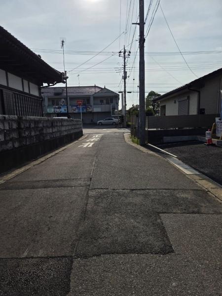 クレイドルガーデン 成田市本城 第21・全4棟・2号棟の前面道路含む現地写真画像