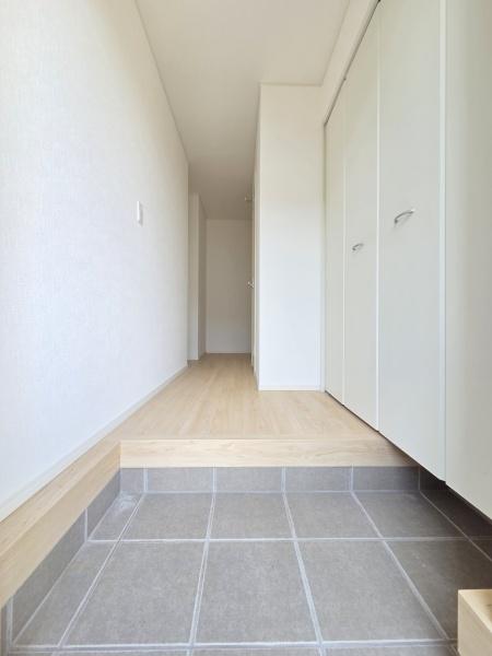 クレイドルガーデン 成田市本城 第21・全4棟・4号棟の玄関画像