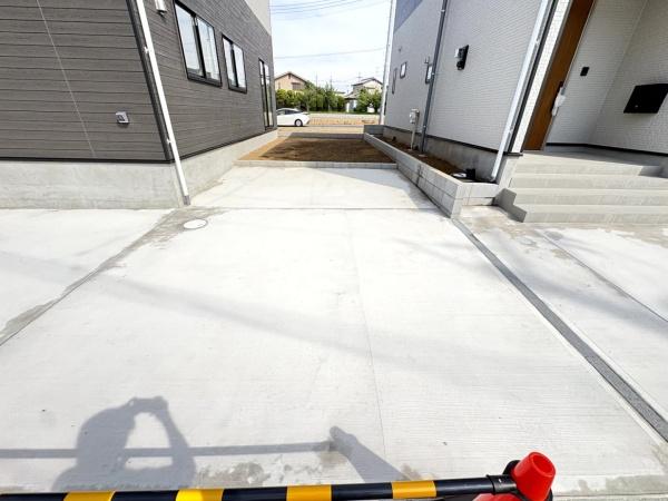 クレイドルガーデン 成田市 中台 第5・11号棟の駐車場画像