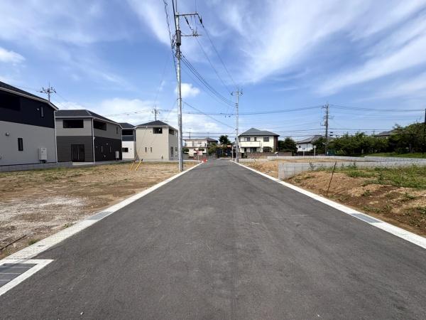 クレイドルガーデン 成田市 中台 第5・16号棟の前面道路含む現地写真画像