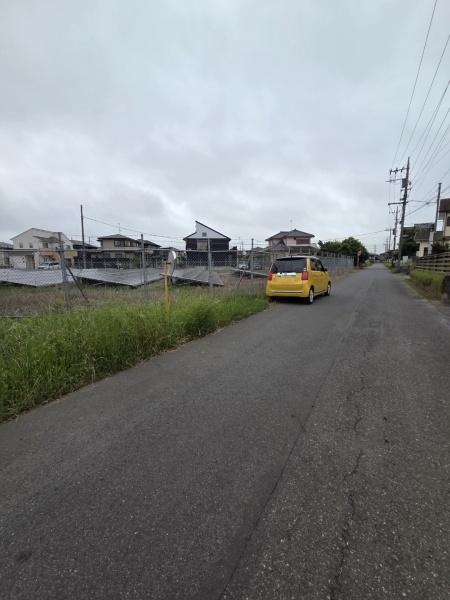 八街市 八街に(やちまたし やちまた に)の前面道路含む現地写真画像