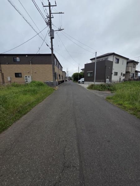 八街市 八街に(やちまたし やちまた に)の前面道路含む現地写真画像