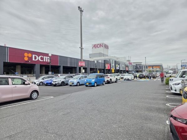 成田市 飯田町 4 全2棟 B号棟のショッピング施設画像