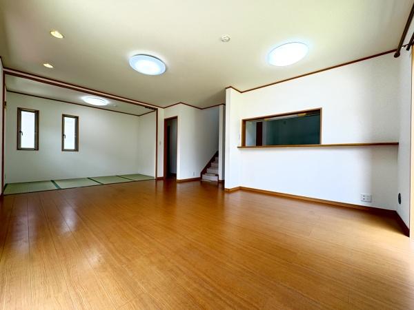 富里市 七栄(とみさとし ななえ)のリビング画像