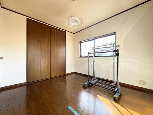 八街市　沖　（やちまたし　おき）の洋室画像