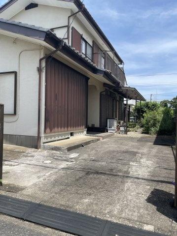 大網白里市　富田（おおあみしらさとし　とみだ）の駐車場画像